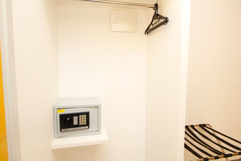 Airy Glodok Pinangsia Raya Jakarta Otel Dış mekan fotoğraf
