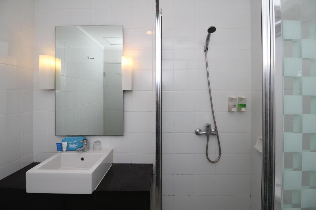 Airy Glodok Pinangsia Raya Jakarta Otel Dış mekan fotoğraf
