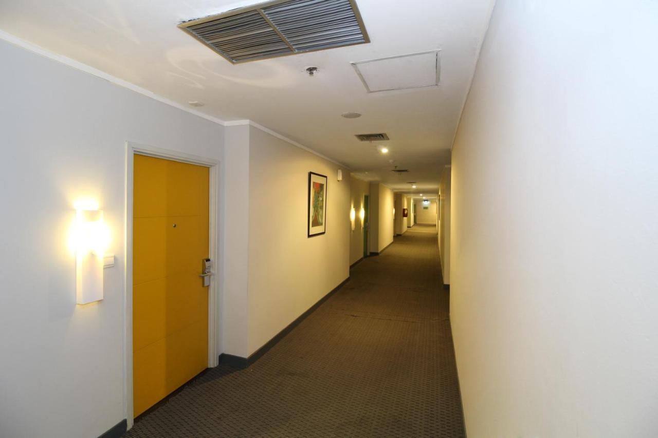 Airy Glodok Pinangsia Raya Jakarta Otel Dış mekan fotoğraf